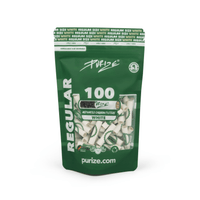 100 PURIZE® Regular Size -aktivhiilisuodatinta tyylikkäässä uudelleensuljettavassa pakkauksessa, jossa näkyy suodattimen molemmat keraamiset päät.