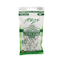 PURIZE XTRA Slim Size 6mm aktiivihiilisuodattimet 50 kappaleen pussissa, kuvassa näkyy suodattimien keraamiset päät ja ohut rakenne modernilla valkoisella taustalla.