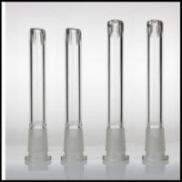 Kuva 11cm pitkästä lasisesta diffuusoriputkesta, jossa on pystyraot parempaan vedensuodatukseen bongissa. Liittimet 18.8mm ja 14.5mm.