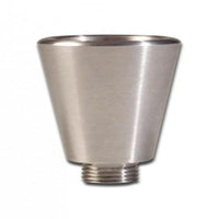 Kiiltävä ruostumattomasta teräksestä valmistettu pesäkuppi pieneläimille, minimalistinen muotoilu, valkoinen tausta.