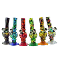 Kestävä ja tyylikäs Acrylic Mini Bong, jossa uniikki All-Over-Print kuviointi.