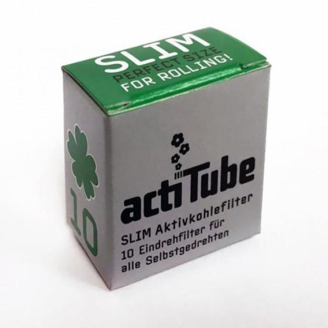 Actitube Slim 7mm aktiivihiilisuodatinpaketti, jossa 10 kappaletta suodattimia valkoisessa ja sinisessä myyntirasiassa.