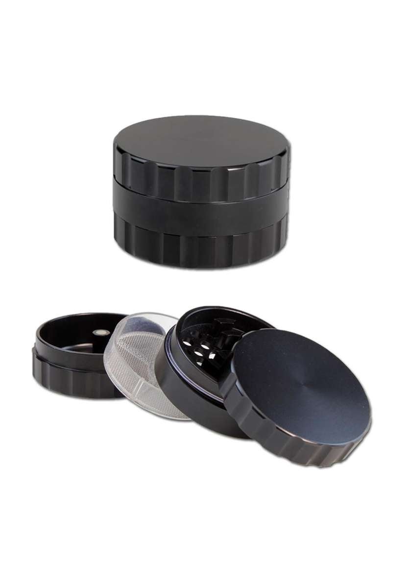 Aluminium Grinder 3-part black -kolmiosainen mattamusta alumiinigrinderi, ylhäältä kuvattuna, esittelee teräviä timanttileikattuja hampaita ja siistiä muotoilua.