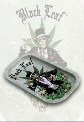 BL Hempmaster Rolling Tray tyylikkäällä hamppuaiheisella kuvituksella, täydellinen välineiden rullaukseen ja valmisteluun.