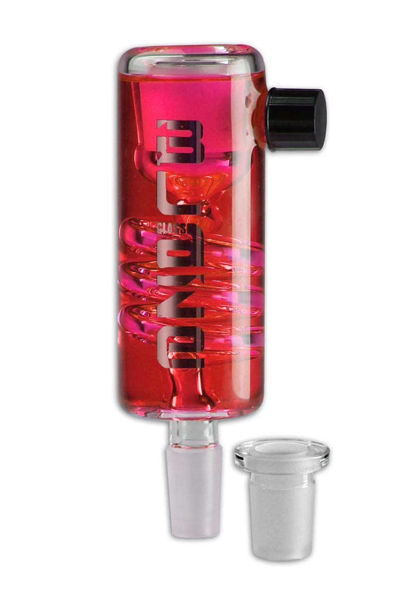 BLAZE Spiral Pre-Cooler -lasinen esijäähdytin sinisellä jäähdytysnesteellä ja spiraalirakenteella, valmiina kiinnitettäväksi bongiisi.