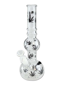 Tyylikäs musta Flask-muotoinen jääbongi, jossa on mustia hampunlehtiä ja läpinäkyvä vesikammio.