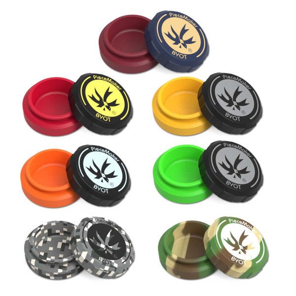 PieceMakerin oranssin ja mustan värinen, tiivis silikoninen säilytyspurkki avattuna, näkyvillä tahmaamaton sisäpinta.