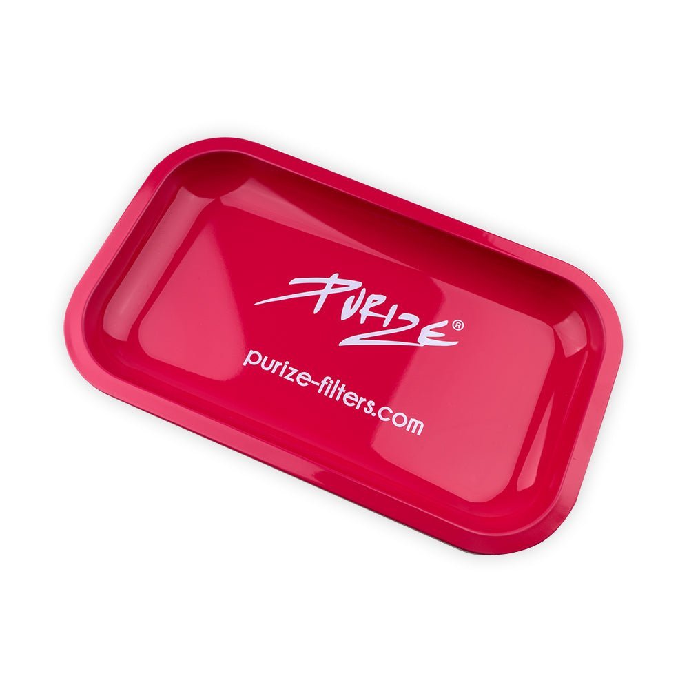PURIZE® Rolling Tray "Pink", tyylikäs metallinen väsäysalusta kirkkaan pinkillä PURIZE®-logolla, ehkäisee sotkua rullauksen aikana ja tarjoaa vakaan alustan.