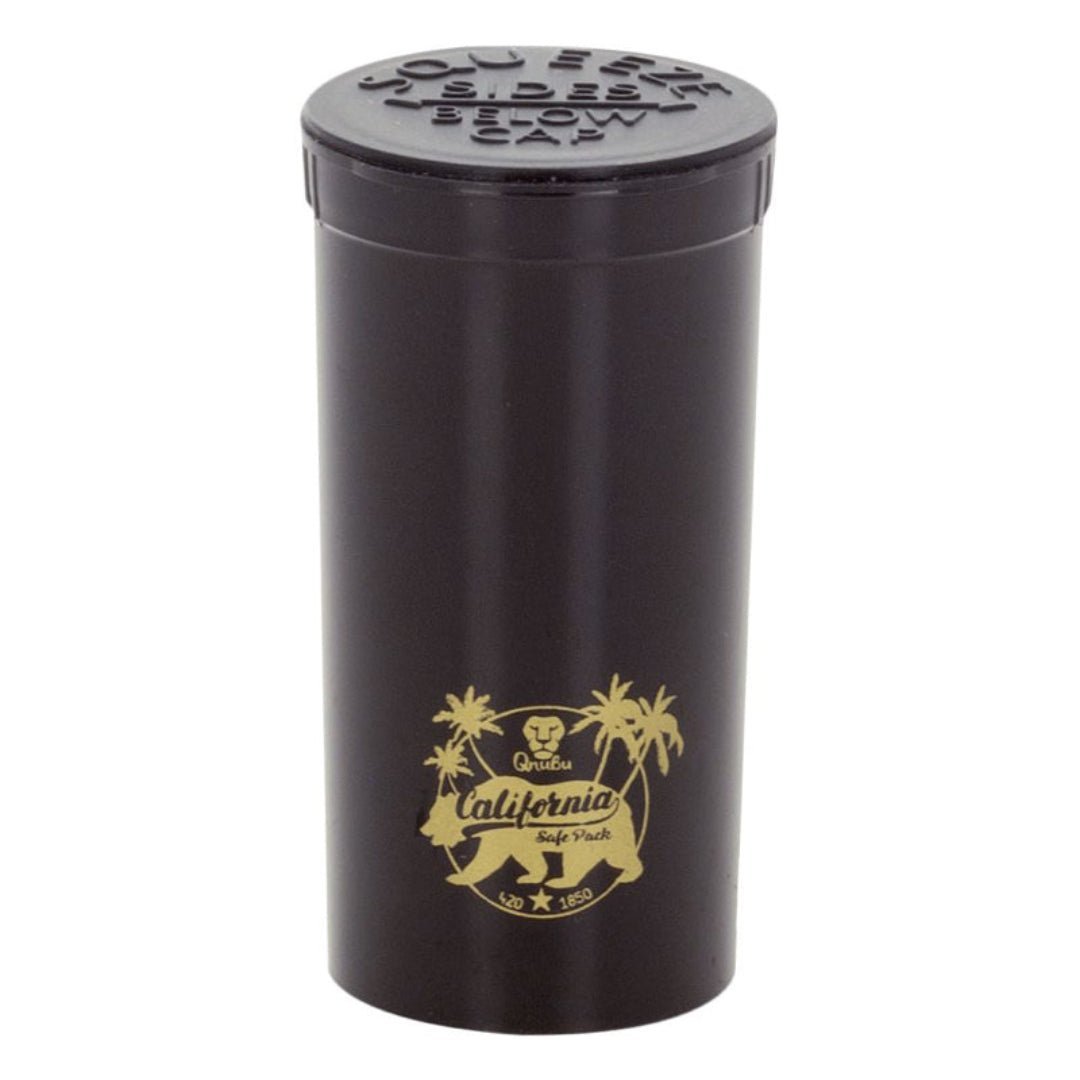 Kuva Qnubu California Pop Top -vakuumipurkista eri koossa, korostaen sen mustaa, UV-suojattua materiaalia ja tiivistä sulkua yrttien säilytykseen.