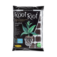 Kuva Root Riot 24kpl idätyskuutioista kosteassa kasvatusalustassa, valmiina siementen ja pistoksen istutukseen.